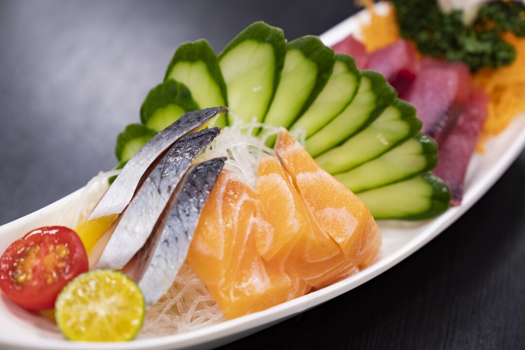 Kala ja vihannekset ovat terveellisiä osia vähähiilihydraattista ketoruokavaliota
